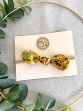 Load image into Gallery viewer, Bee Blossom - Headband