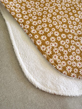 Load image into Gallery viewer, Daisy - Burp cloth