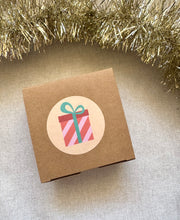 Load image into Gallery viewer, Christmas Crayons