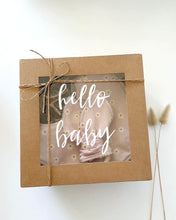 Load image into Gallery viewer, Small Square Gift Box