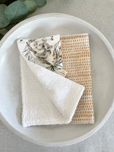 Load image into Gallery viewer, Koala Wreath - Wash cloth set